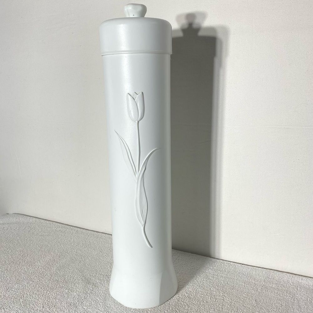 Vintage White Plastic Blow Mold Toilet Paper Holder Canister W Tulip Design